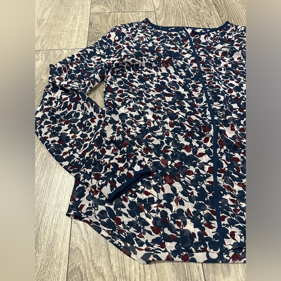 LOFT Blue and Red Buttoned Blouse 🖤♥️ - Picture 9 of 12